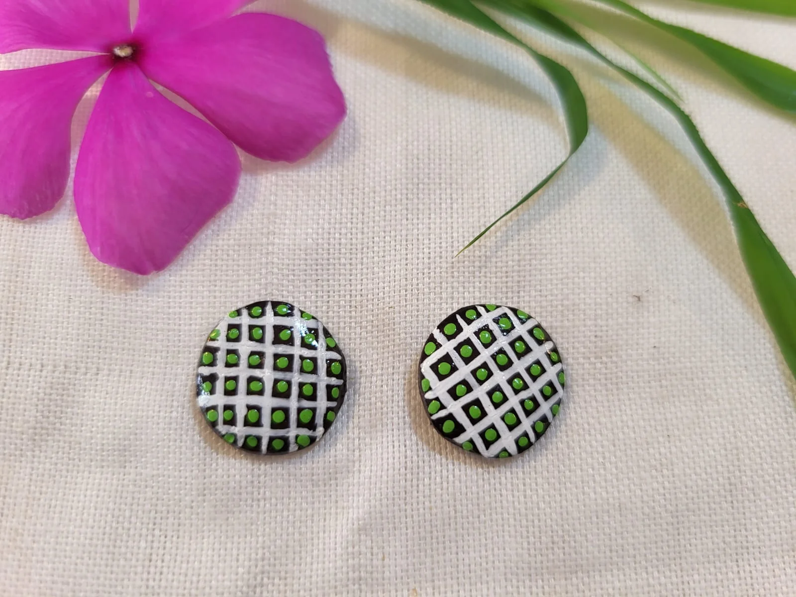 Green Grid Lattice Stud Earrings